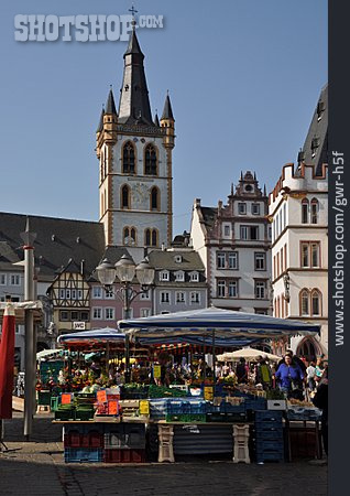 
                Wochenmarkt, Trier, St. Gangolf                   