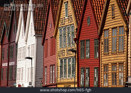 
                Altstadt, Häuserzeile, Bergen                   