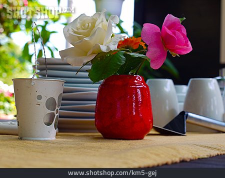 
                Tischdekoration, Blumenvase, Windlicht                   
