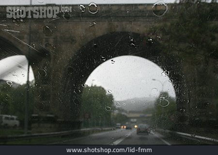 
                Regen, Straßenverkehr, Sichtverhältnisse                   