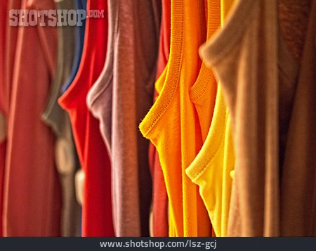 
                Kleidung, Textilien, Shirt                   