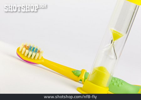 
                Zahnbürste, Mundhygiene, Sanduhr, Kinderzahnbürste                   