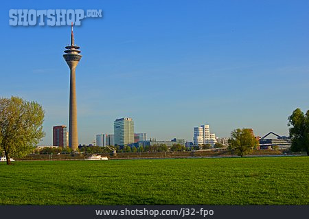 
                Düsseldorf, Rheinturm                   