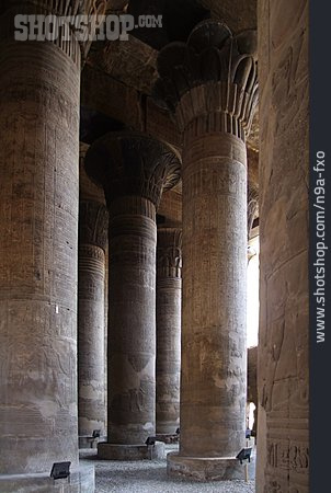 
                Säulenhalle, Tempel Von Esna                   