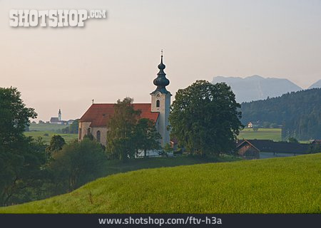 
                Kirche, Sankt Martin, Martinskirche, Ainring, Thundorf                   
