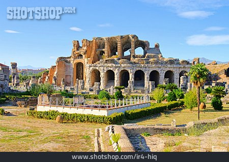 
                Ruine, Amphitheater, Santa Maria Capua Vetere                   