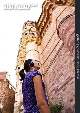 
                Junge Frau, Sightseeing, Jodhpur, Touristin                   