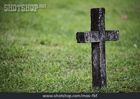 
                Kreuz, Gefallen, Grabkreuz, Soldatenfriedhof, Soldatengrab                   