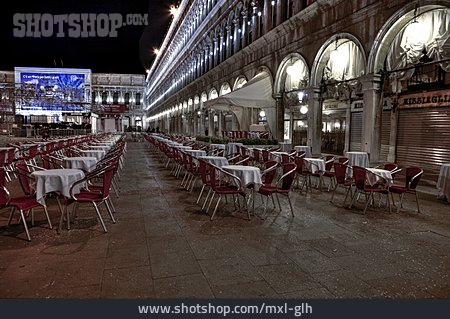
                Gastronomie, Nacht, Venedig, Markusplatz                   