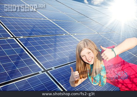 
                Kind, Sonnenenergie, Photovoltaikanlage                   