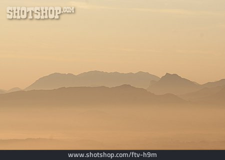 
                Dämmerung, Gebirge, Alpen                   