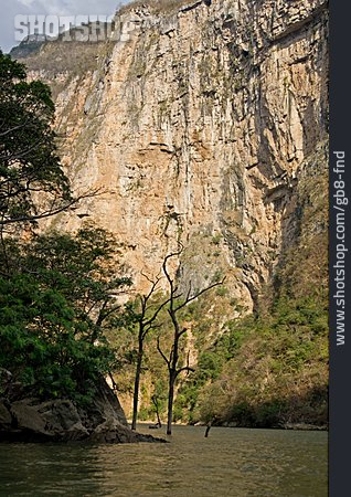 
                Sumidero Canyon, Rio Grijalva                   