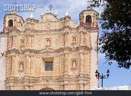 
                Oaxaca, Templo De Santo Domingo                   