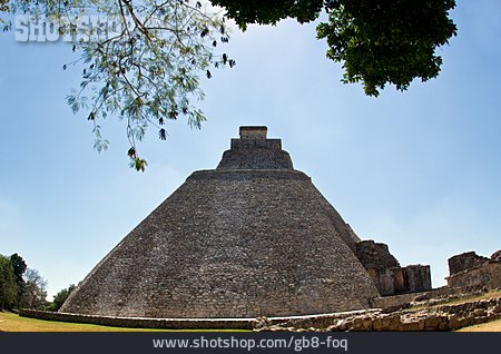 
                Mayastätte, Uxmal, Pyramide Des Zauberers                   