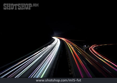 
                Transport & Verkehr, Straßenverkehr, Lichtspur                   