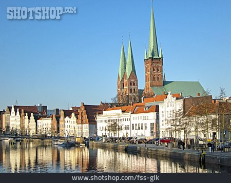 
                Ufer, Lübeck                   