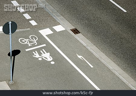 
                Piktogramm, Straßenmarkierung                   