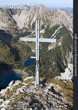
                Gipfelkreuz, Karwendelgebirge, Soierngruppe, Gumpenkarspitze                   