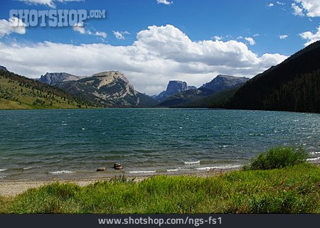 
                Wyoming, Bridger-teton National Forest, Green River Lake                   