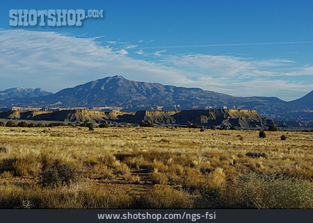 
                Utah, Henry Mountains, Waterpocket Fold                   