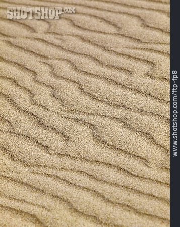 
                Sand, Wellenförmig                   