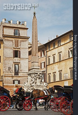 
                Rom, Pferdekutsche, Piazza Della Rotonda                   