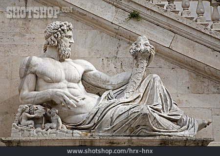 
                Skulptur, Palazzo Senatorio, Capitolino                   
