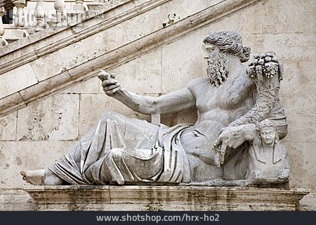 
                Sculpture, Palazzo Senatorio, Capitolino                   