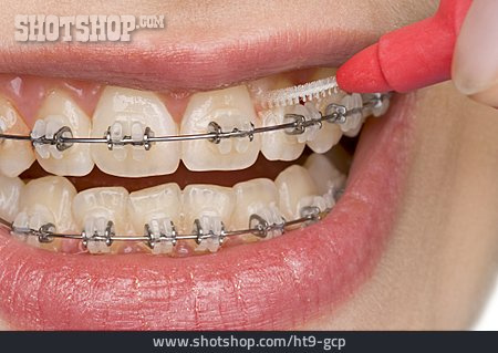 
                Zahnpflege, Zahnspange, Zahnzwischenraumbürste                   