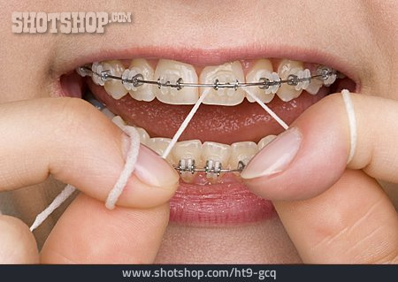 
                Zahnpflege, Zahnseide, Zahnspange                   