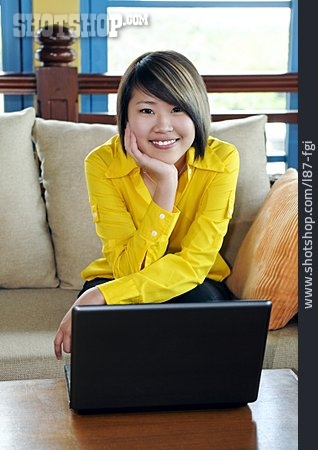 
                Junge Frau, Laptop, Asiatin, Chinesin                   