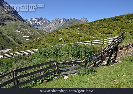 
                Alm, Stubaier Alpen                   