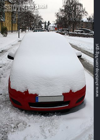 
                Auto, Eingeschneit                   