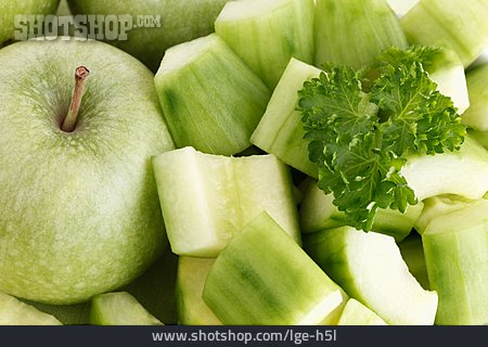 
                Gesunde Ernährung, Apfel, Salatgurke                   