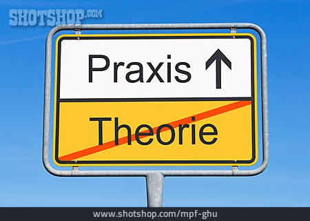 
                Praxis, Theorie, Praxisorientiert                   