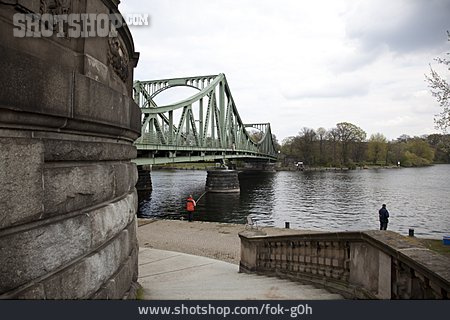 
                Glienicker Brücke, Havel                   