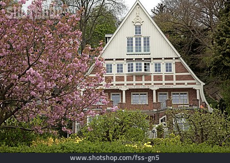 
                Hamburg, Einfamilienhaus                   