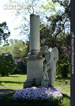 
                Wien, Sankt Marxer Friedhof, Mozartgrab                   