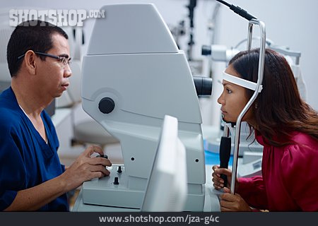 
                Augenarzt, Augenuntersuchung, Augenheilkunde                   