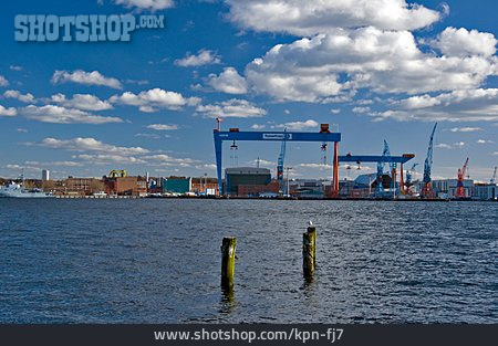 
                Hafenanlage, Kiel                   