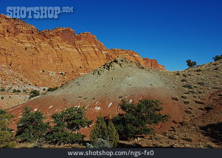 
                Felswand, Utah, Capitol-reef-nationalpark                   