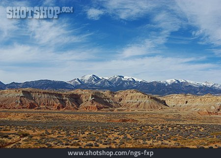 
                Utah, Henry Mountains, Waterpocket Fold                   