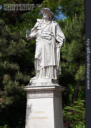 
                Statue, Leopold Graf Kollonits                   