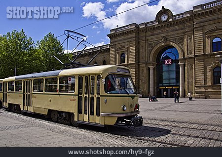 
                Straßenbahn, Hauptbahnhof, Magdeburg                   