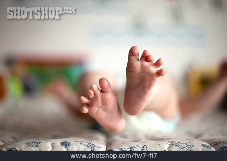 
                Säugling, Füße, Wickeltisch, Neugeboren                   