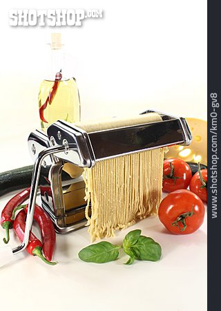 
                Spaghetti, Bandnudeln, Nudelmaschine                   
