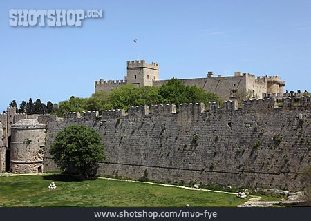 
                Stadtmauer, Rhodos, Großmeisterpalast                   