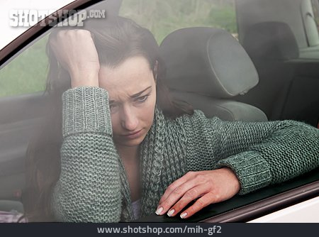 
                Junge Frau, Traurig, Auto, Verzweifelt                   