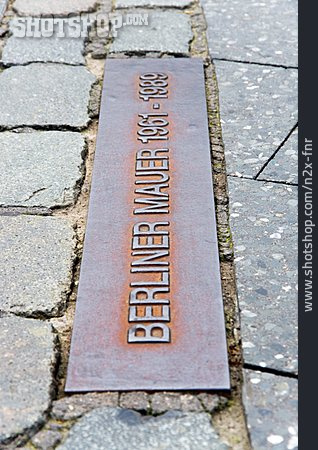 
                Denkmal, Mahnmal, Berliner Mauer, Deutsche Teilung                   