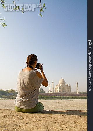 
                Fotografieren, Taj Mahal, Touristin                   